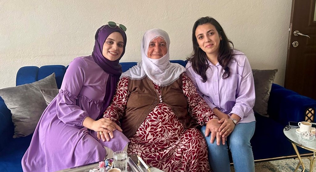 Şehit Yakınları ve Gazi Hizmetleri Birimimiz Anneler Günü sebebiyle şehit annelerimizi ziyaret etti. 
