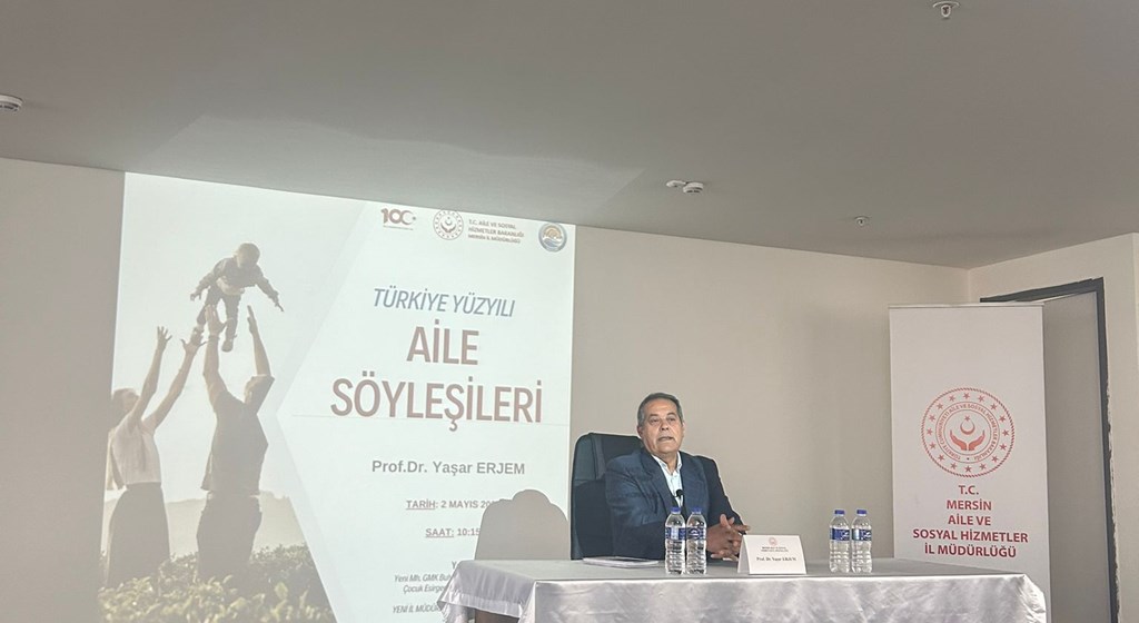#PersonelveEğitimHizmetleri birimimiz tarafından personellerimize yönelik İl Müdürlüğümüz Konferans Salonunda düzenlenen #AileSöyleşileri, Prof. Dr. Yaşar ERJEM'in katılımıyla gerçekleştirildi. 