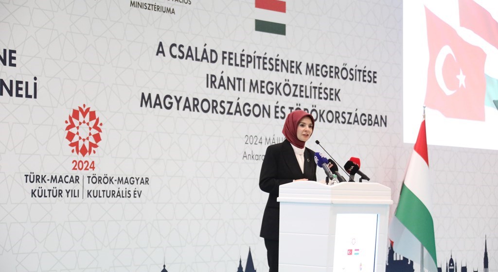 Bakanımız Göktaş, "Türkiye ile Macaristan'ın Aile Yapısının Güçlendirilmesine Yönelik Özgün Yaklaşımlar Paneli"nde konuştu: