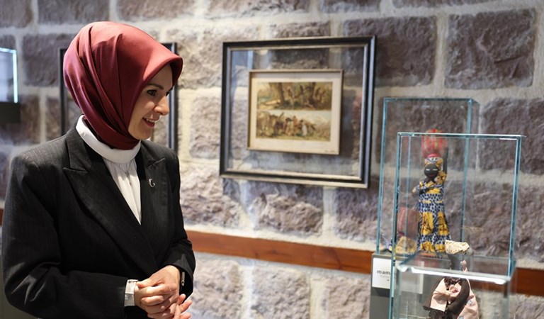 Aile ve Sosyal Hizmetler Bakanımız Göktaş, Türkiye'nin ilk Anne Müzesi'ni ziyaret etti.