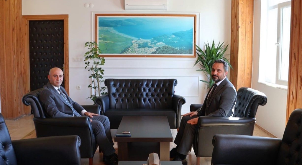 İl Müdürümüz Mahmut SELÇUK, Ula Kaymakamı Murat EKİNCİ’yi makamında ziyaret etti.