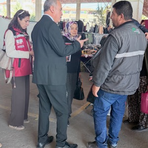 l Müdürlüğümüze bağlı Burdur SOSYAL HİZMET MERKEZİ Müdürlüğümüz tarafından Merkez Salı Pazarı’nda vatandaşlarımızla bir araya gelinerek bilgilendirme faaliyeti gerçekleştirildi. - fotoğraf 6