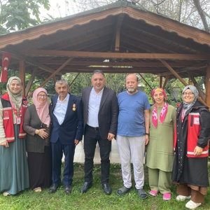 Kıbrıs Gazimiz Hayati Tüysüz ve Ailesi Ziyaret Edildi. - fotoğraf 1