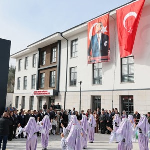 Bakanımız Mahinur Özdemir Göktaş, Mehmet Akif Ersoy Çocuk Evleri Sitesi'nin açılış töreninde konuştu: - fotoğraf 11