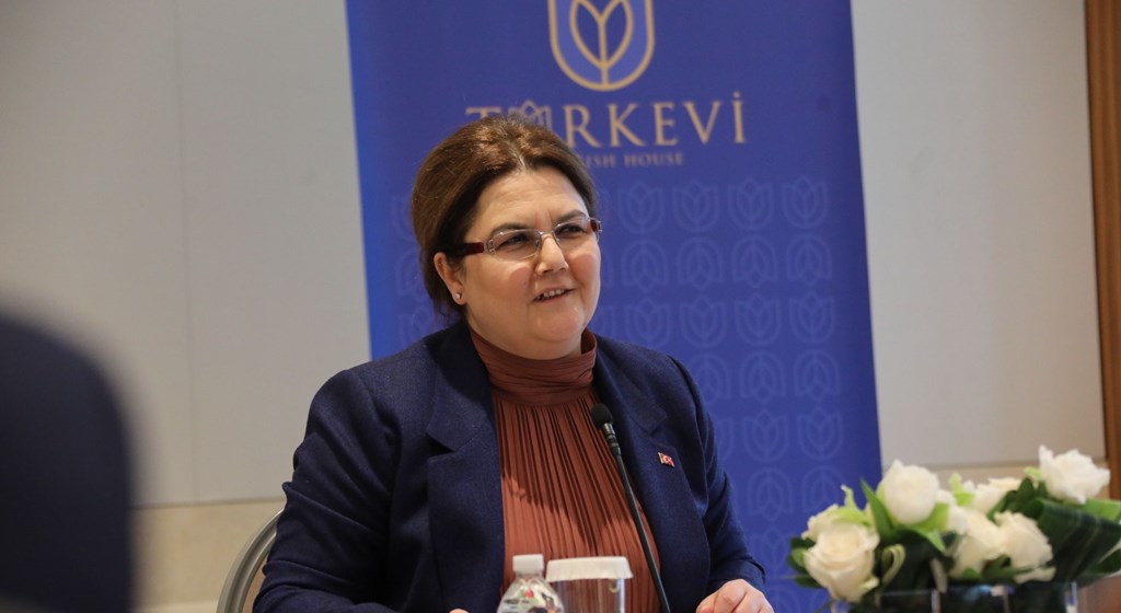 Bakanımız Sayın Derya Yanık, New York’ta Türk Vatandaşları İle Bir Araya Geldi