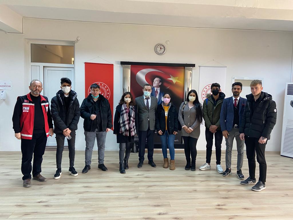 Kurumlarımızdan Ayrılıp, İş Hayatına Atılan Gençlerimiz İl Müdürümüz Bilgin ÖZBAŞ’ı ziyaret etti