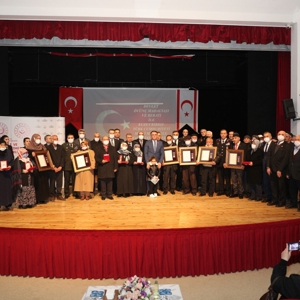 Şehit Aileleri ve Gazilere Devlet Övünç ve Milli Mücadele Madalyası Takdim Edildi - fotoğraf 25