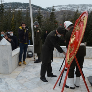 18 Mart Şehitleri Anma Günü Programı Kapsamında Şehitlik Ziyaret Edildi - fotoğraf 4