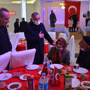 Şehit Aileleri ve Gazilerimiz Onuruna Yemek Programı Düzenlendi  - fotoğraf 1