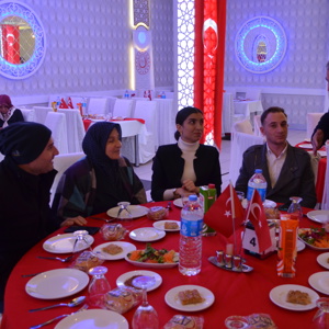 Şehit Aileleri ve Gazilerimiz Onuruna Yemek Programı Düzenlendi  - fotoğraf 2