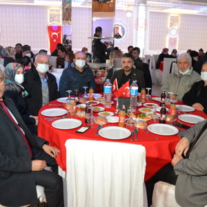 Şehit Aileleri ve Gazilerimiz Onuruna Yemek Programı Düzenlendi  - fotoğraf 7