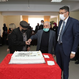 Sayın Valimiz Ali Çelik Huzurevi Sakinlerini Ziyaret Etti - fotoğraf 3