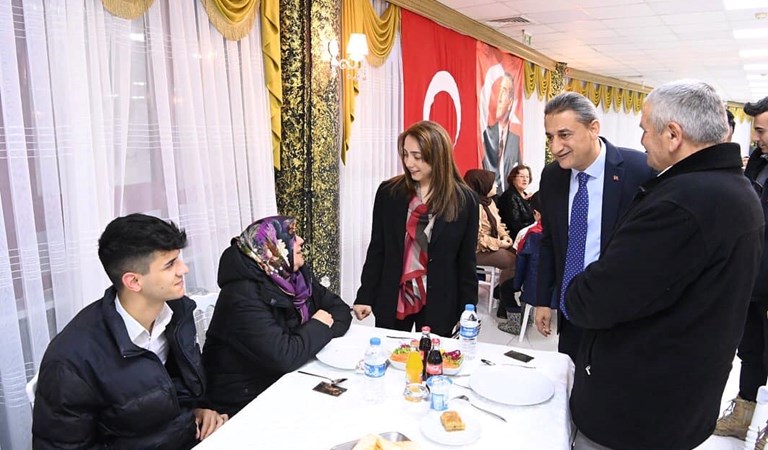 Valimiz Sayın Erol Karaömeroğlu, Şehitlerimiz Onuruna Düzenlenen Yemeğe Katıldı