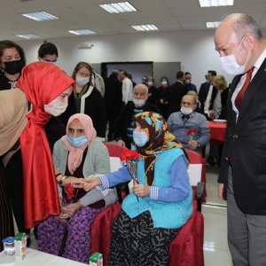 Yaşlılar Haftası Büyük Bir Programla Kutlandı  - fotoğraf 4