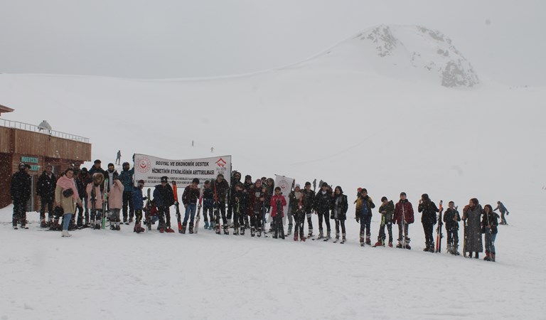 Okul Destek Projesi Kapsamında Kayak Merkezinde “Kayak Keyfi”