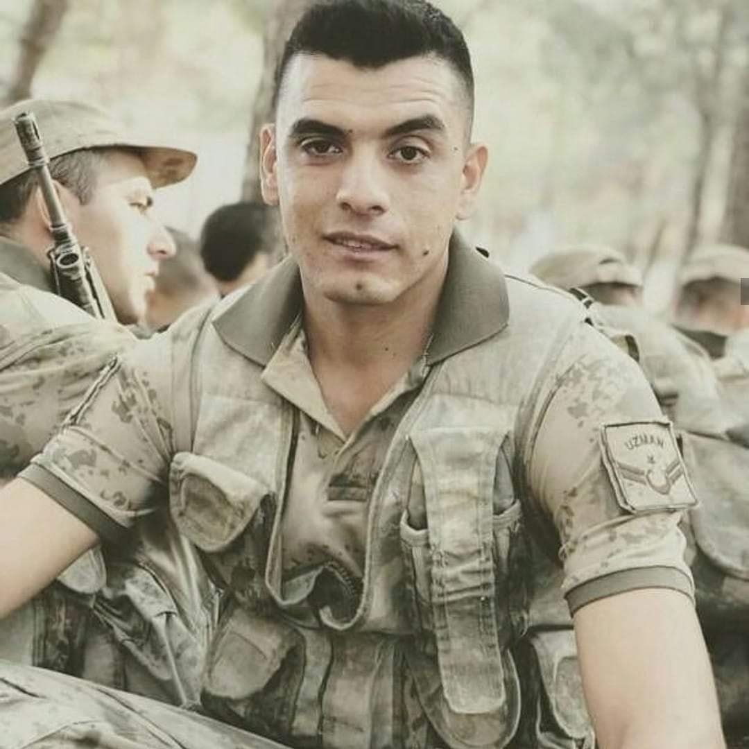 Avaşin Batin Üs bölgesinde terör örgütüne yönelik sürdürülen operasyonlarda ağır yaralanan Fethiye Karaçulha mahallemizden Uzman Çavuş Süleyman Yasir Ağır, kaldırıldığı hastanede şehit olmuştur.