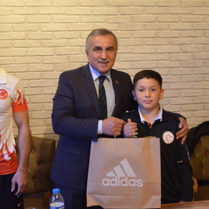İl Müdürümüz Mahmut ÖZDEMİR Sportif Başarı Sağlayan Çocuklarımız İle Biraya Geldi - fotoğraf 7
