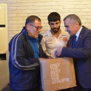 İl Müdürümüz Mahmut ÖZDEMİR Sportif Başarı Sağlayan Çocuklarımız İle Biraya Geldi - fotoğraf 8
