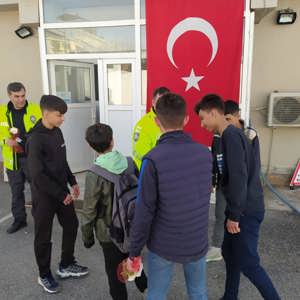 Çocuklarımızdan Polis Haftası Günü Münasebetiyle Ziyaret - fotoğraf 4
