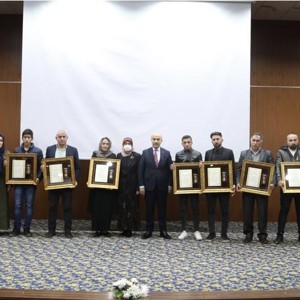 Devlet Övünç Madalyası ve Beratları - fotoğraf 1