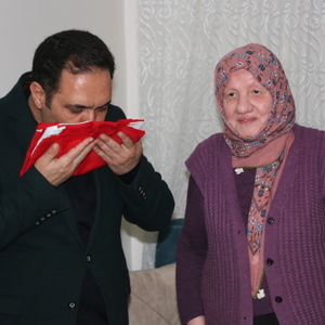 İftarda Aziz Şehidimizin Muhterem Annesine Misafir Olduk  - fotoğraf 6