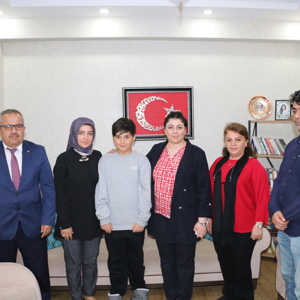 Aziz Şehitlerimizin Kıymetli Eşleri İle Kahraman Gazimizi Ziyaret Ettik. - fotoğraf 1