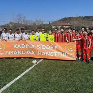Basketbol ve Futbol Maçlarında “Kadına Şiddet İnsanlığa İhanettir” Pankartı Açıldı - fotoğraf 3