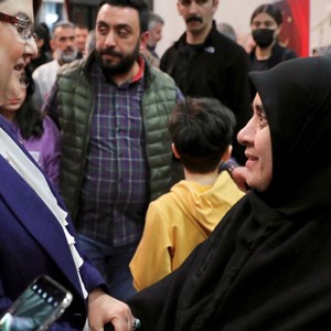 Bakanımız Derya Yanık 15 Temmuz Şehitlerinin Aileleriyle İftarda Bir Araya Geldi - fotoğraf 1