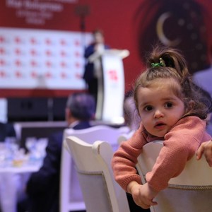 Bakanımız Derya Yanık 15 Temmuz Şehitlerinin Aileleriyle İftarda Bir Araya Geldi - fotoğraf 5