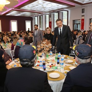 Gazilerimiz ve Aileleri Onuruna İftar Programı Düzenlendi - fotoğraf 7