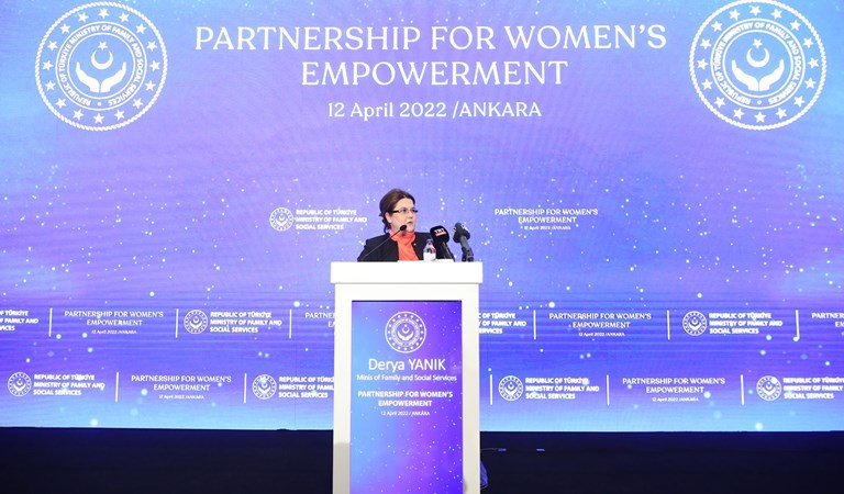 Bakanımız Derya Yanık Kadınların Güçlendirilmesi İçin İşbirliği Toplantısı'nda Kadın Büyükelçiler Ve Büyükelçi Eşleriyle Bir Araya Geldi