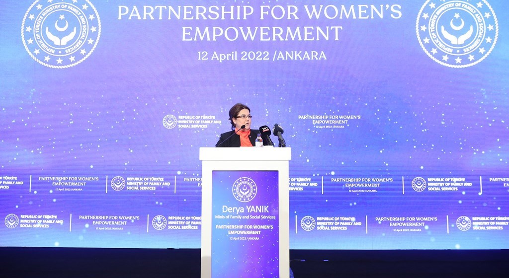 Bakanımız Derya Yanık Kadınların Güçlendirilmesi İçin İşbirliği Toplantısı'nda Kadın Büyükelçiler Ve Büyükelçi Eşleriyle Bir Araya Geldi