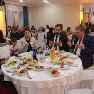 Valimiz Muammer Erol Şehit Ailelerimiz ve Gazilerimizle İftar Programında Bir Araya Geldi - fotoğraf 6