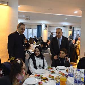 Valimiz Muammer Erol Şehit Ailelerimiz ve Gazilerimizle İftar Programında Bir Araya Geldi - fotoğraf 2
