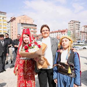 Sayın Bakanımız Derya Yanık Kuruluşun ve Kurtuluşun Şehri Kütahya’mızda - fotoğraf 1