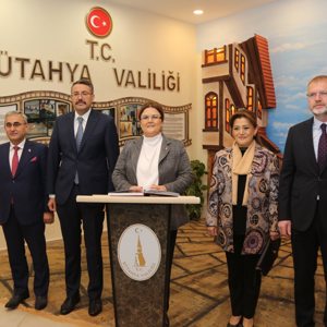 Sayın Bakanımız Derya Yanık Kuruluşun ve Kurtuluşun Şehri Kütahya’mızda - fotoğraf 4