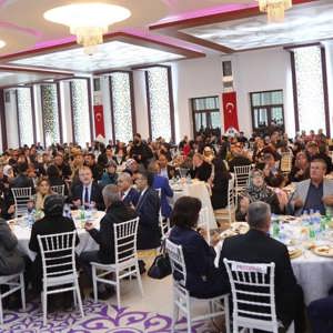 Sayın Bakanımız Derya Yanık Şehit Yakınlarıyla İftar Yaptı - fotoğraf 5