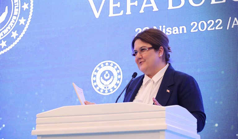 Bakanımız Derya Yanık, "Kadın Siyasetçiler Vefa Buluşması" İftar Programında AK Parti Eski Ve Mevcut Kadın Milletvekilleri İle Bir Araya Geldi