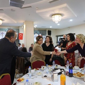 Bakanımız Derya Yanık Kadirli Eğitim ve Kültür Vakfı İftar Programına Katıldı - fotoğraf 2