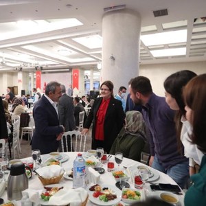 Bakanımız Derya Yanık, Şehit Yakınları ve Gazilerle İftarda Bir Araya Geldi - fotoğraf 5