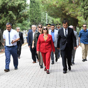 Vali Funda Kocabıyık "15 Temmuz, Türk Milletinin tek yürek, tek bilek olarak kazandığı demokrasi zaferidir" - fotoğraf 17