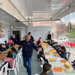Kütahya Valiliği Motivasyon ve Eğitim Tırı İl Midürlüğümüze Bağlı Hizmet Vermekte Olan Çocuk Evleri Sitesi Müdürlüğü’ne Geldi - fotoğraf 2