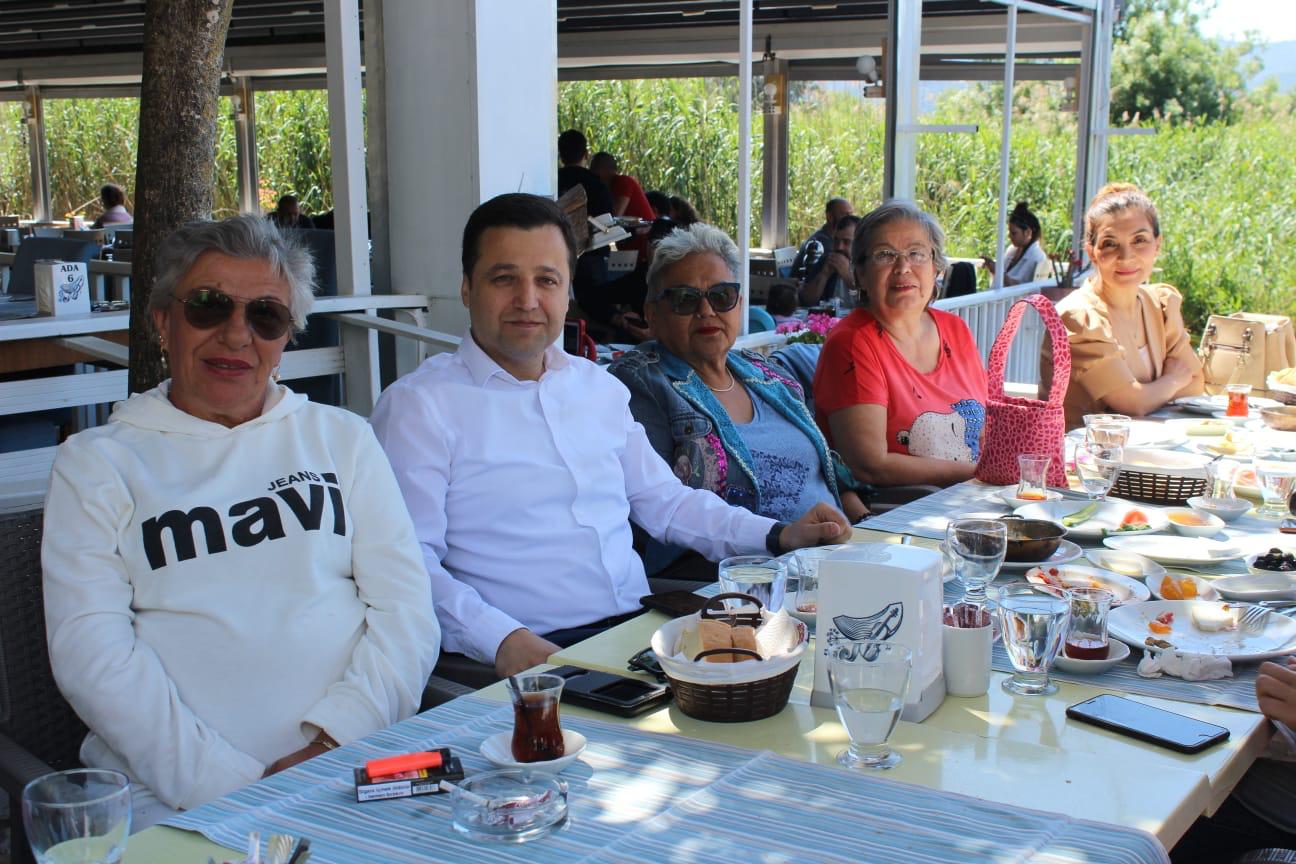 Anneler Günü'nde Huzurevinde Kalan Yaşlılarımız Unutulmadı