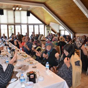Şehitlerimizin Kıymetli Anneleri ve Eşleri ile Buluştuk - fotoğraf 6