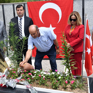 Vali Funda Kocabıyık "15 Temmuz, Türk Milletinin tek yürek, tek bilek olarak kazandığı demokrasi zaferidir" - fotoğraf 25