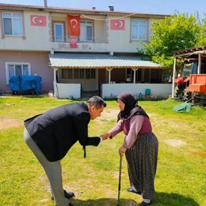 Anneler Günü münasebetiyle kıymetli şehit annelerimiz ziyaret edilerek anneler günü kutlandı. - fotoğraf 2