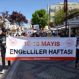 Engelliler Haftası Kapsamında Yayalar ile Kortej Yürüyüşü,  Araçlar ile Konvoy Düzenlendi - fotoğraf 1