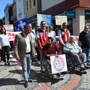 Engelliler Haftası Kapsamında Yayalar ile Kortej Yürüyüşü,  Araçlar ile Konvoy Düzenlendi - fotoğraf 4