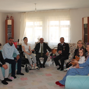 Anneler Günü’nde Şehit ve Engelli Anneleri Ziyaret Edildi - fotoğraf 3