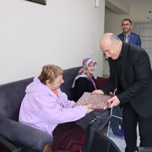 ENGELSİZ YAŞAM BAKIM REHABİLİTASYON MERKEZİNDE KALAN ENGELLİLERİMİZE ZİYARET - fotoğraf 4
